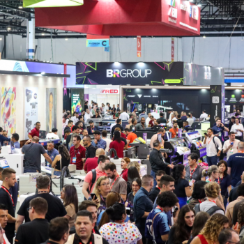 Podcast Ondas Impressas na FESPA Brasil 2025: tendências que transformam o universo da impressão